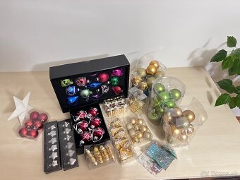 Vianocny stromcek 180 cm vratane ozdob a svetiel - 4