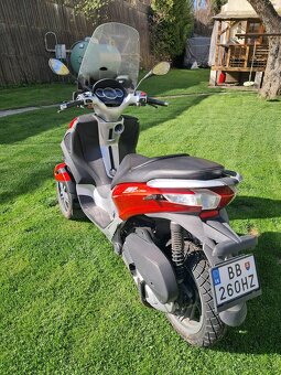 Predam PIAGGIO MP3 300 , YOURBAN ,,B" vodičák - 4
