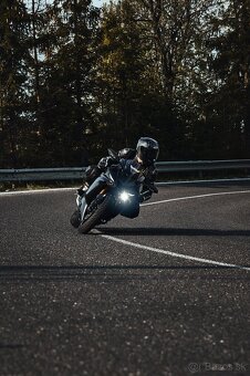YAMAHA YZF-R6 BLACK EDITION 2019 - 4