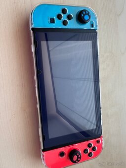 Nintendo Switch V2 - 4
