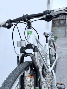 SCOTT: dámsky ľahký trekový bike (S) vo výbornom stave - 4
