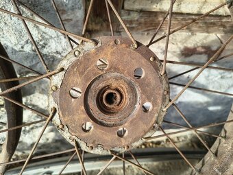 Kolesá ČZ 150c - 4