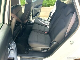 Kia Carens 1.7 CRDi  combi - 4