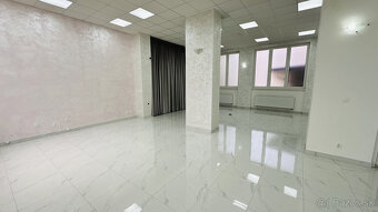 Prestížne obchodné priestory 160 a 200 m2 - v centre Prešova - 4