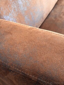 Hnedá trojsedačka - 4