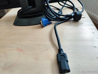 LCD Monitor 17" - 4