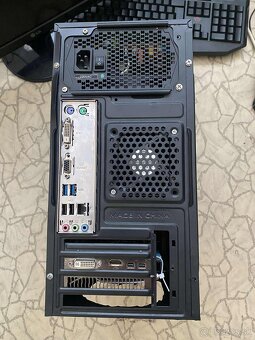 Predám starší herný pc i5 8 gb ram ssd 256 gb R9 200 3 gb g - 4