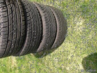 Letné pneumatiky 205/55 R17 8mm ako nove - 4