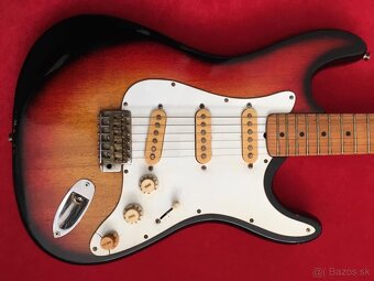 Vintage elektrická gitara typu Stratocaster - 4