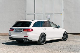 Mercedes-Benz E 220d Kombi 4MATIC A/T - 4