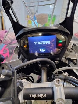 Triumph Tiger 800 XRX - 4