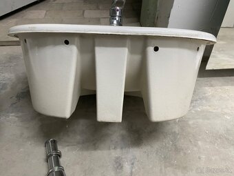 2× umývadlo s batériou a odtokom - 4