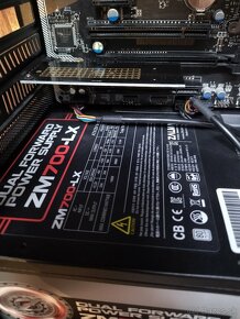 Počítač v dobrom stave za dobrú cenu s rôznymi doplnkami - 4