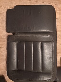 Predám sedačky VW Touareg 7L čierna Koža - 4