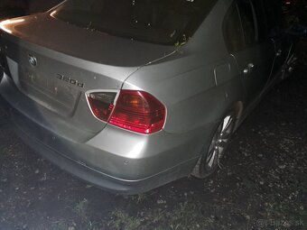 Rozpredam bmw e90 na diely - 4