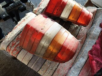 Zadné svetlá na w124 - 4