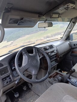 Predám Nissan patrol y61 - 4