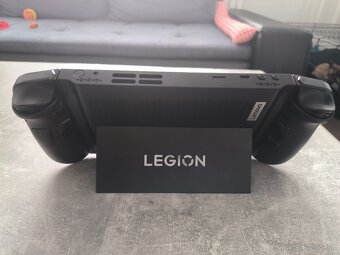 Lenovo Legion Go 8APU1 1 TB Shadow Black - 4