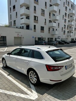 Superb 1.6 - 4