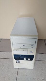 Predám retro pc skrinku - 4