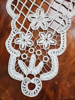 Krásna maslová jemná macrame dečka zdobená kvetmi 30x74 - 4