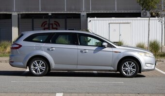 Ford Mondeo Combi 1.6 92 kW z roku 2008 - 4