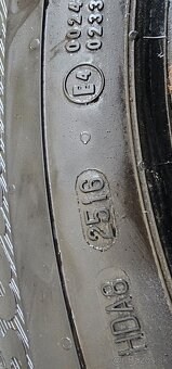 Predám 2 zimné pneumatiky Barum SNOVANIS 2 195/70 r15c - 4