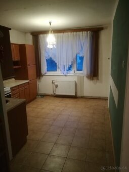 Predám 4-izbový byt , Čataj - 4