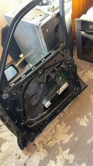 Bmw e34 sedan/touring predné dvere - 4
