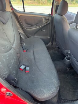 Predám Toyotu Yaris - 4