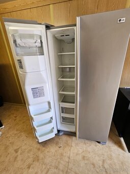 Predám americkú chladničku s výrobníkom ľadu - 4