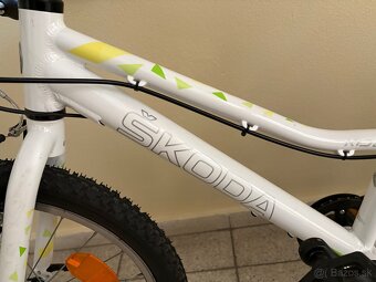 Detsky bicykel znacky Škoda, priemer kolies 20 cm - 4