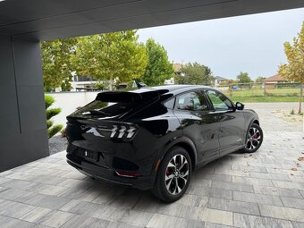 Predám Ford Mustang Mach-E 75,7kWh AWD STD - 4