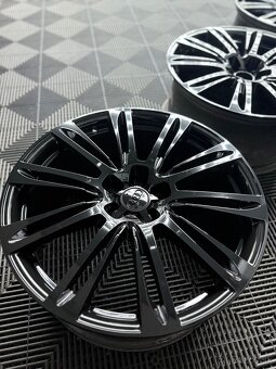 Predam orig hlinikove disky Audi R20 - 4