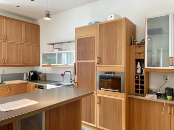 BA I. Na prenájom 5 izbový byt v centre - 4