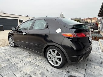 Honda Civic 1.8 Benzín 2006 - 4