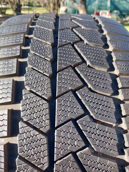 245/40 r20 zimné pneumatiky - 4