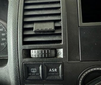 Volkswagen Transporter T5 1.9TDi 6miest. - 4
