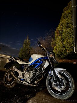 Suzuki Gladius Limited - 4