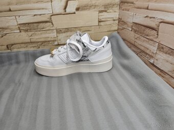 Adidas 38 - dámske kožené biele tenisky - 4