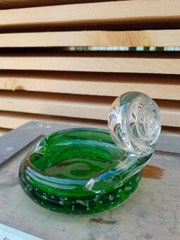 Predám sklenený popolník so slimákom - 4