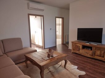 PRENÁJOM- Luxusný byt v novostavbe s parkovacím miestom - Ni - 4