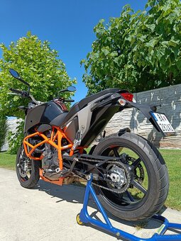 KTM Duke 690 - 4