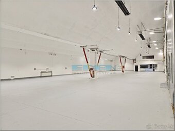 Výrobno-skladové priestory 899 m2 - 4