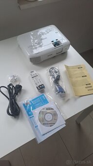 Predám projektor EPSON EB-W05 - 4