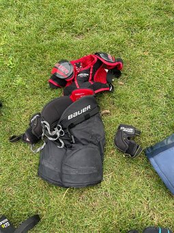 Predám hokejové veci - 4