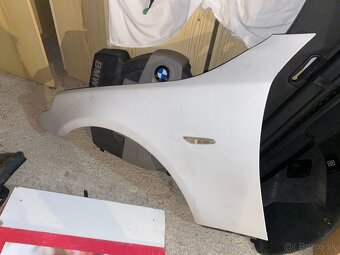 BMW E60 E61 karosárske diely Kufor / zadne dvere - 4