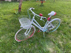 Veselý a zachovalý dámsky mestský bicykel - 4