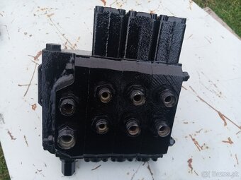 Hydraulický rozvádzač trojsekciový Jihlavan - 4
