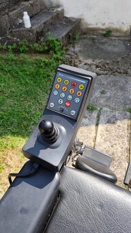 Predám elektrický invalidný vozík Puma - 4